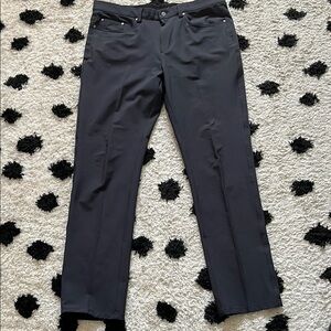 Greg Norman men’s 34x32 stylish chino straight leg Black Pants